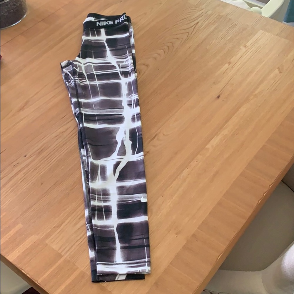 Women’s Nike Pro High Waisted Leggings